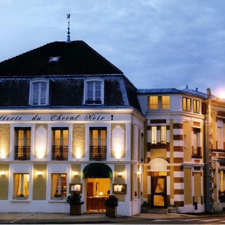 L'Hotel Le Cheval Noir モレ・シュル・ロワン エクステリア 写真